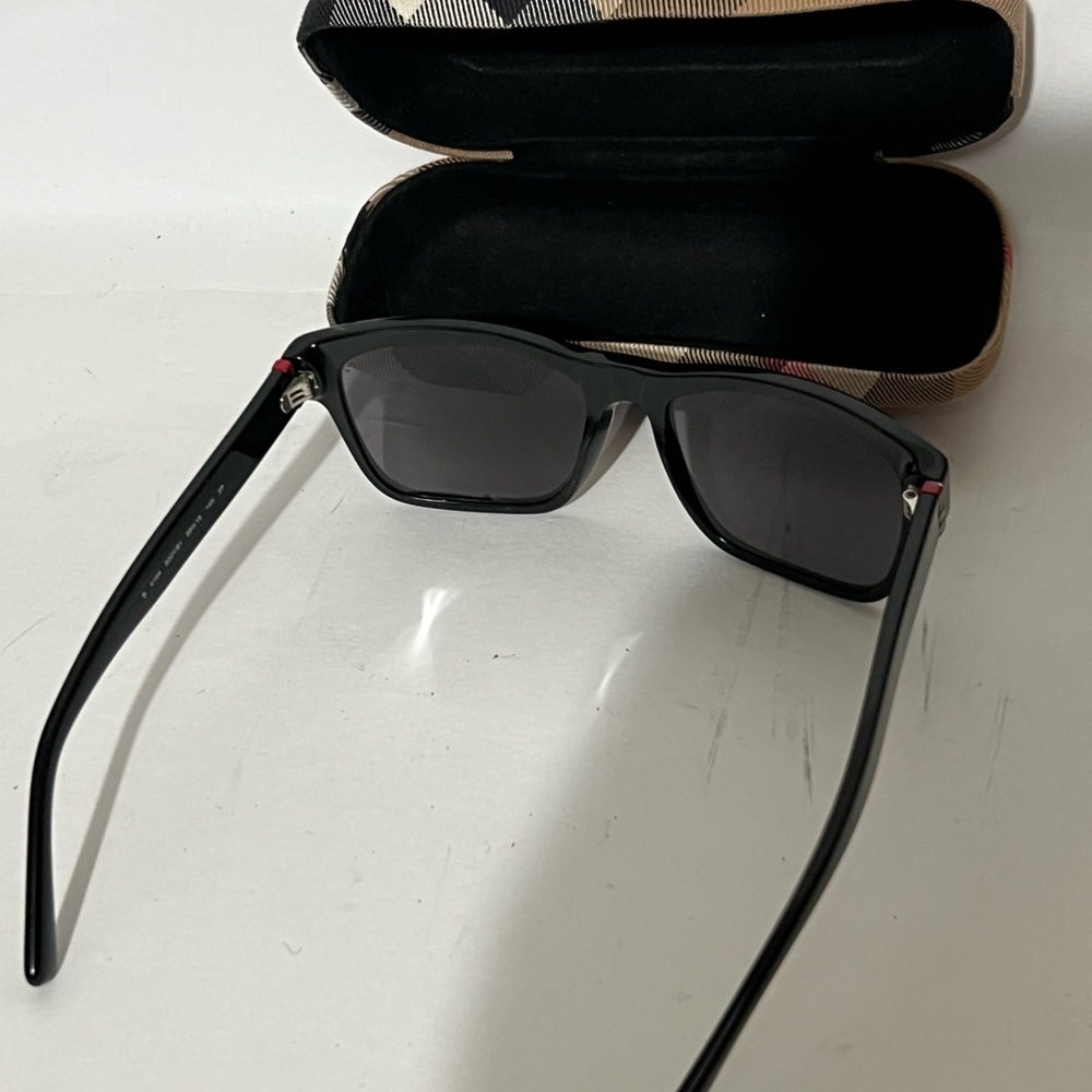 Burberry Black Sunglasses with Red Accent and Tortoiseshell Case Trim polarized - Picture 2 of 16
